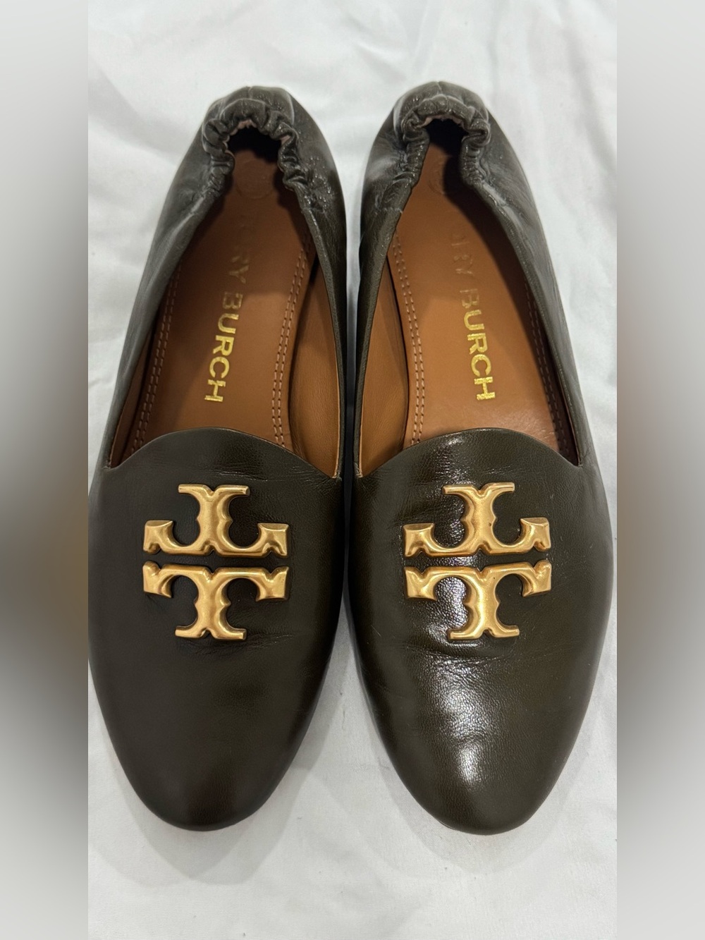 Tory Burch olive Leather Loafers with Gold Logo - Picture 2 of 10